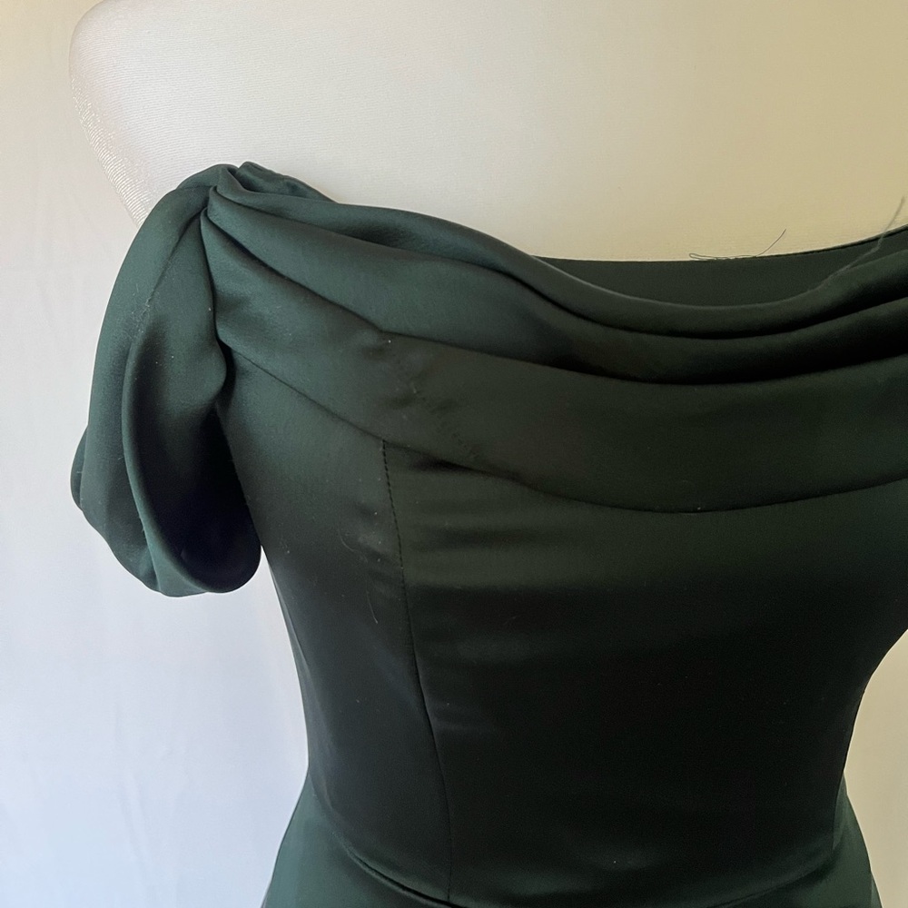 Dessy Collection Elegant Green Satin Evening Gown - Size: 0R